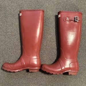 Hunter Women’s tall Original Rain Boots, size 6